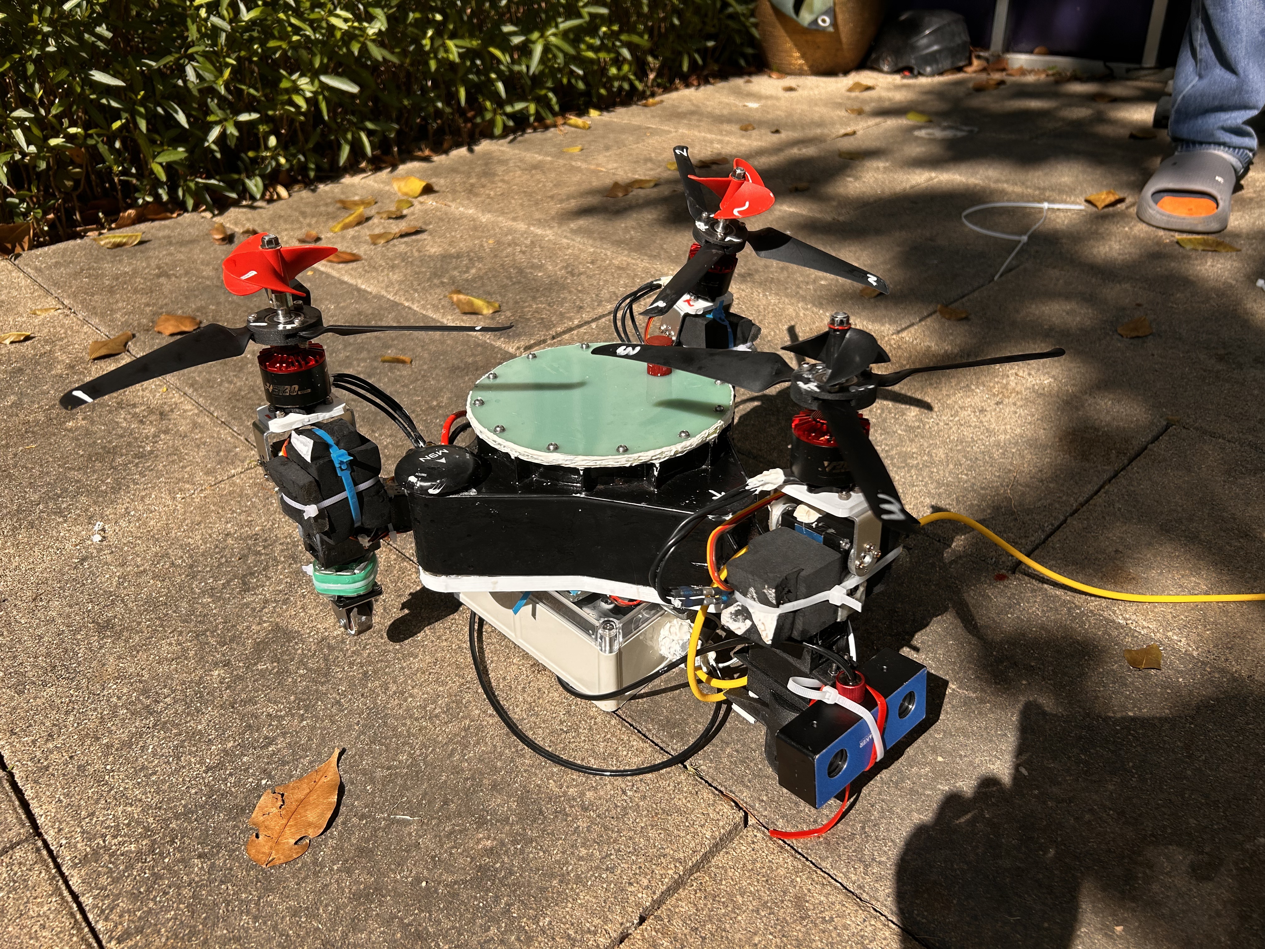Design of Underwater Navigation and Control System for Coaxial Twin-Propeller ROV Based on ROS2 and Visual SLAM